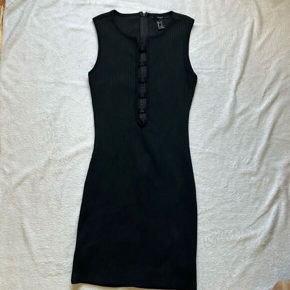 Forever 21 Size S sleeveless mini dress with a close fit - Picture 1 of 7